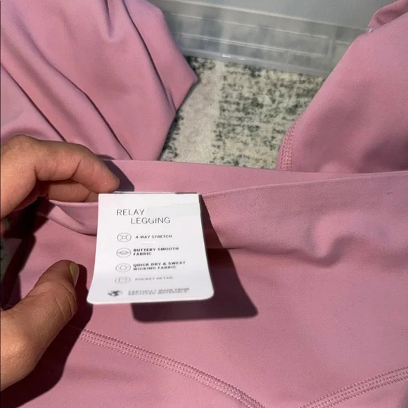 🎀Pink vs high rise relay legging - Picture 4 of 7